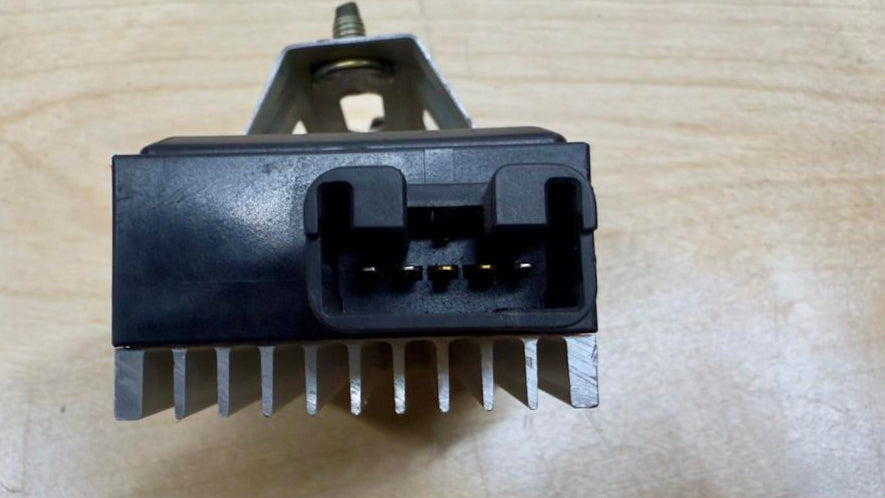 Toyota Supra (JZA80) Fuel Pump Control Unit (Used)