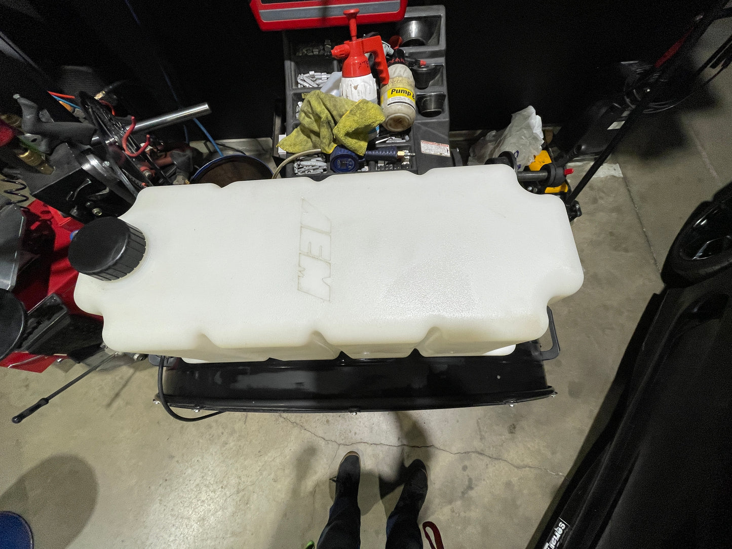 AEM 5 Gallon (20L) Meth Tank With Low Level Sensor