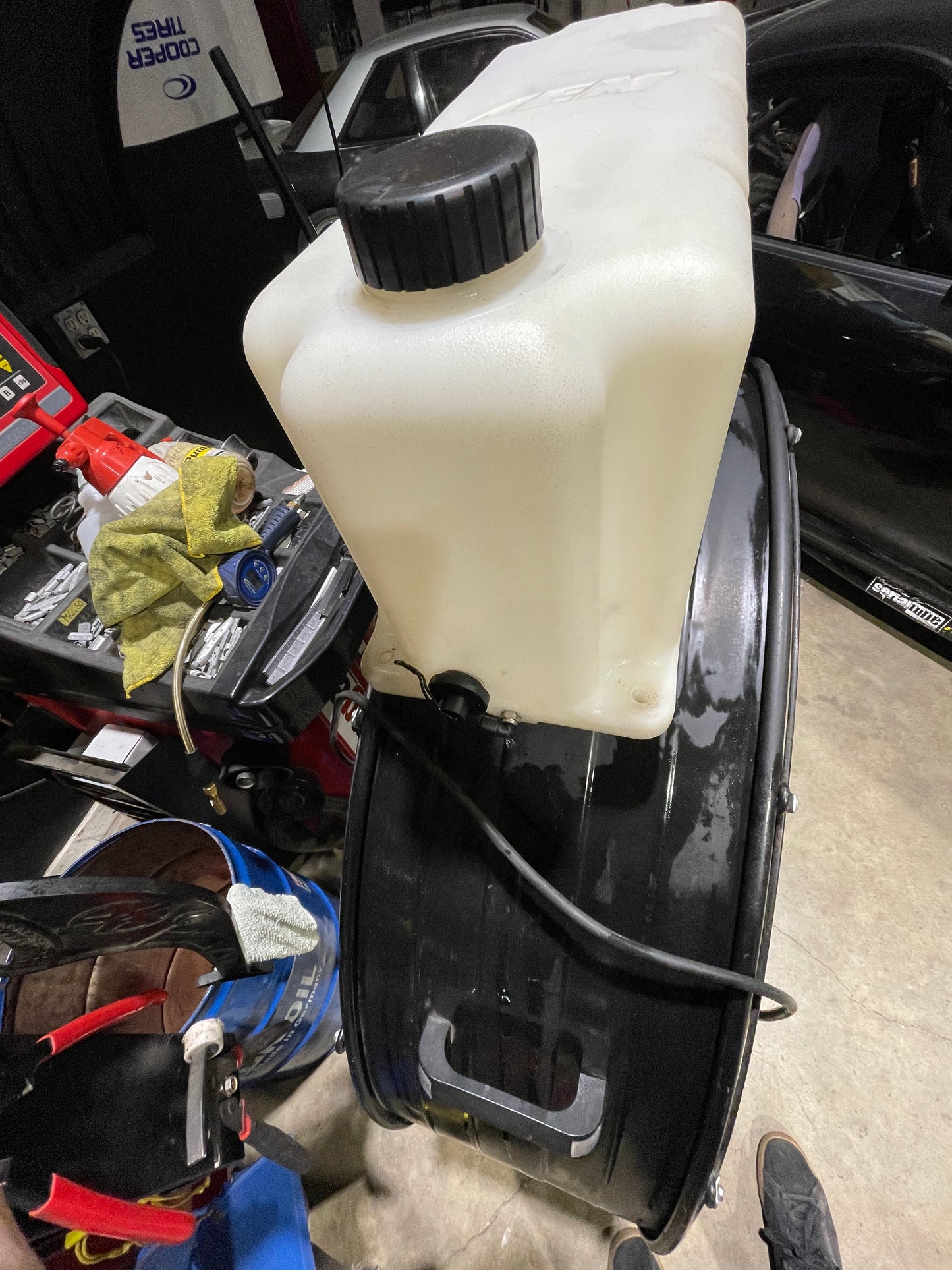 AEM 5 Gallon (20L) Meth Tank With Low Level Sensor