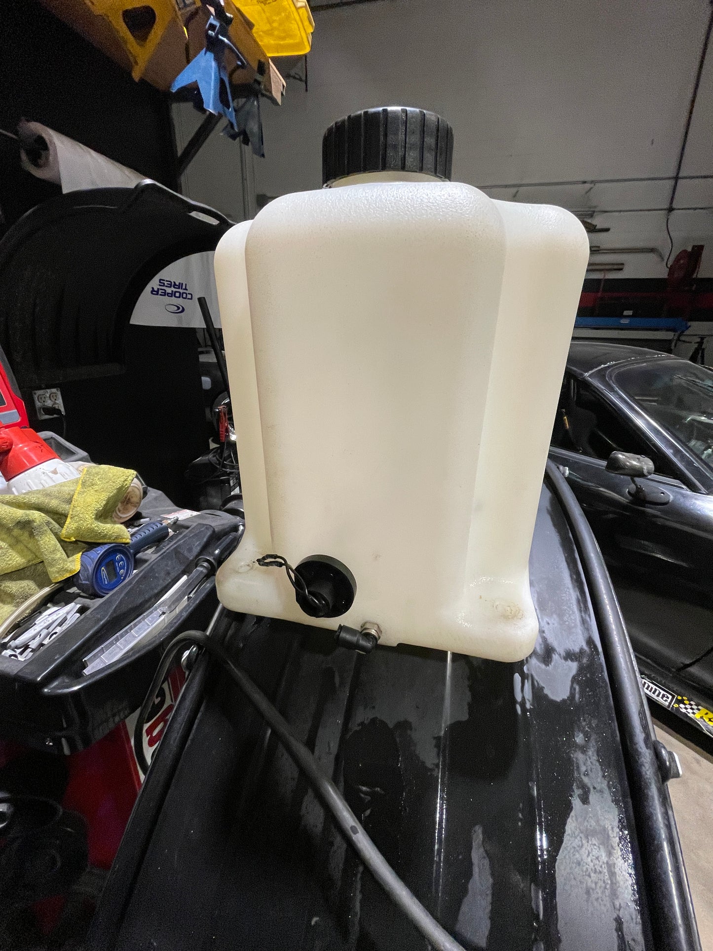 AEM 5 Gallon (20L) Meth Tank With Low Level Sensor