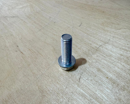 Mitsubishi Automatic Transmission Case Bolt 2702A007