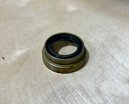 Daihatsu Hijet (Front Inner Wheel Seal Musashi Band)