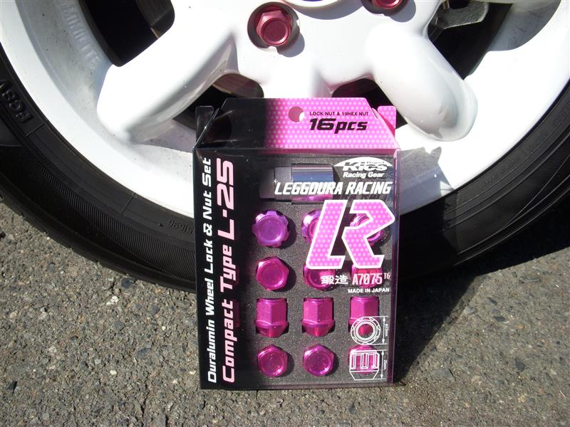 Kics "Pink" LEGGDURA RACING Compact Type L-25 Lock & Nut Set 16 pcs 12 Nuts + 4 Locks M12x1.5